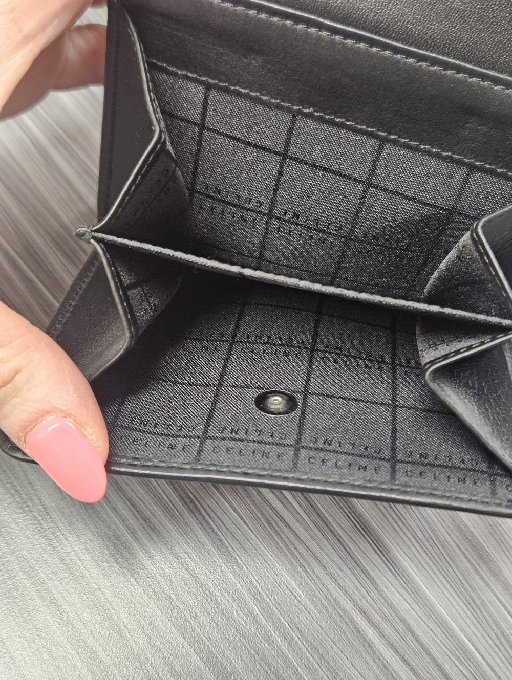 CELINE Portafogli Macadam Blasone Patent Leather Wallet Trifold + Box & Dustbag - Picture 12 of 16
